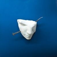 blu, 2018, marmo statuario di Carrara, acciao e policarbonato, cm55x55cm
